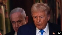 Президент США Дональд Трамп (п)