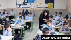 علی باقرزاده٬ رئیس سازمان نهضت سوادآموزی، خواستار شکل‌گرفتن فرهنگ نماز در خانواده‌ها شده است