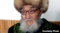 Жусуп Мамай Ак-Чий айлында, 2009-ж. Аманат сүрөт. 