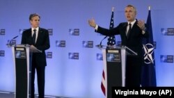 Secretarul american Antony Blinken, alături de secretarul general NATO Jens Stoltenberg