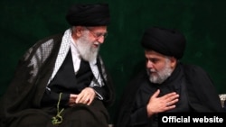 مقتدی صدر در کنار رهبر جمهوری اسلامی در روز سهشنبه، ۱۹ شهریور،
