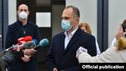 Архивска фотографија - Министерот Венко Филипче во Клиничката болница во Штип