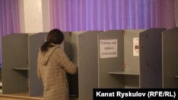 Дострокові вибори президента призначили у жовтні минулого року