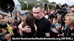 Зустріч звільнених українців у 18 фото