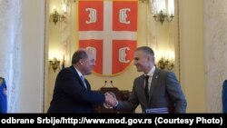 Бен Валас и Небојша Стефановиќ во Белград