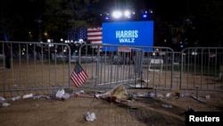 Punct și de la capăt. Urmele unui miting democrat din noaptea alegerilor la Universitatea Howard, din Washington, în primele ore ale zilei de 6 noiembrie.