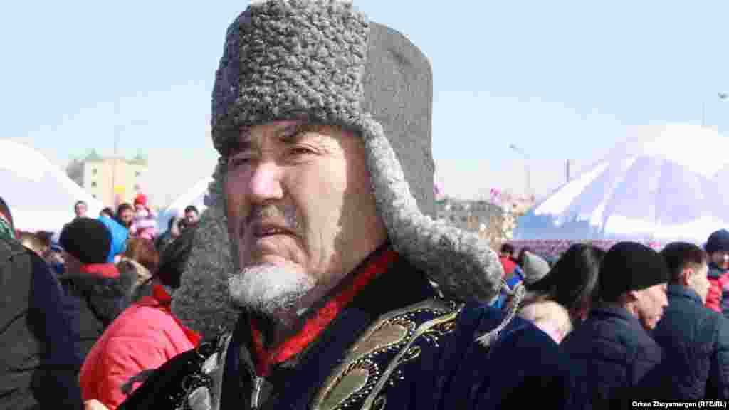 Мужчина в национальном костюме. 