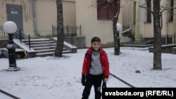Дзіця-мігрант у Менску, ілюстрацыйнае фота