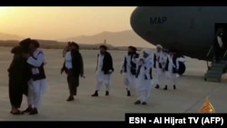بازگشت ملابرادر و دیگر رهبران طالبان به افغانستان