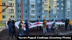 Один із численних «дворових маршів» у Мінську, 6 грудня 2020 року