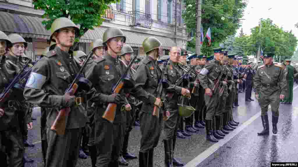 Репетиція параду Перемоги в Сімферополі. Окупований Росією Крим, Сімферополь, 16 червня 2020 року