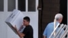 Policija sumnja da su cigarete bile namijenjene prodaji na sivom tržištu na teritoriji Crne Gore i daljem krijumčarenju ka zemljama Zapadne Evrope (na fotografiji: policijska zapljena švercovane robe)