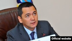 Омурбек Бабанов, премьер-министр Кыргызстана. Бишкек, 14 августа 2012 года.