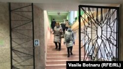 Второй тур выборов в Молдове: начало ФОТОГАЛЕРЕЯ