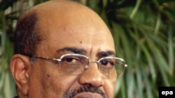 ماه گذشته دادستان دادگاه جنايی بين المللی خواستار بازداشت عمر رییس جمهوری سودان شد. (عکس: EPA)