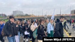 Srednjoškolaci blokiraju most Gazela, Beograd, 1. april 2025.