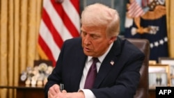 Претседателот Доналд Трамп во Овалната соба, 20 јануари 2025