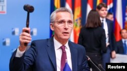 Jens Stoltenberg a declarat marți, la București, că NATO nu este parte a războiului, dar va continua să sprijine Ucraina atât timp cât este necesar. 