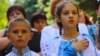«Вдягніть дітей Донбасу у вишиванки»