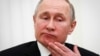 Жоден скандал, здається, не пристає до Путіна