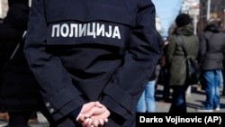 “Da je Crna Gora izdala međunarodnu poternicu za Кovačevićem, Srbija bi posredstvom jedinstvenog sistema obaveštavanja u mreži Interpola to bez sumnje znala. Do danas u 12 časova, poternice nema”, navodi se u saopštenju MUP Srbije.