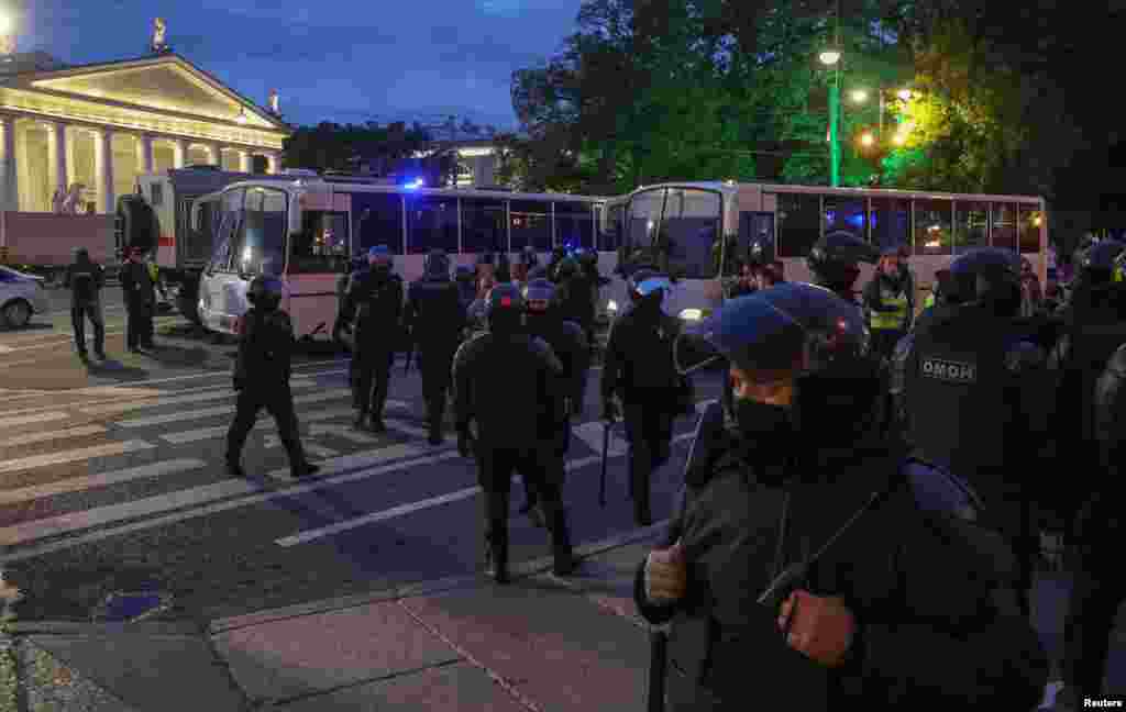 La Sankt Petersburg au fost mobilizate importante forțe de securitate.