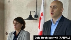 ელენე ხოშტარია და ნიკა მელია