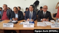 Членовите на Српската напредна партија Владимир Ѓукановиќ, Владимир Орлиќ и Горан Весиќ, 19 август 2019 година.
