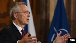 Stoltenberg drži govor u Pragu na neformalnom sastanku sa šefovima diplomatija NATO članica u Pragu, 30. maja 2024. 