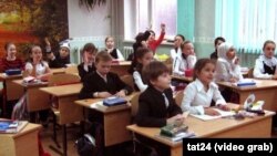 Казандагы мәктәптә дәрес вакыты. Архив фотосы