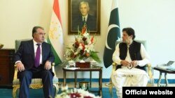 اسلاماباد کې د پاکستان صدراعظم عمران خان او د تاجکستان ولسمشر امام علي رحمان لیدنه