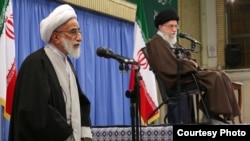 احمد جنتی که از چهره‌های نزدیک به آقای خامنه‌ای است، از سال ۱۳۷۱ تاکنون (۲۴ سال) به عنوان دبیر شورای نگهبان مشغول به کار است.