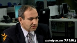 Ընդդիմադիր պատգամավոր Նիկոլ Փաշինյանը «Ազատություն TV»-ի ստուդիայում, Երևան, 23-ը դեկտեմբերի, 2013թ․