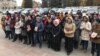 Ике ел элек Казанда бер төркем активист ана телен яклау таләбе белән Дәүләт шурасы каршында җыелган иде