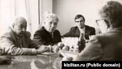 Сулдан: Нәкый Исәнбәт, Йосыф Гәрәй, Фәрит Фаткуллин "Кызыл таң" редакциясендә, 1976 ел