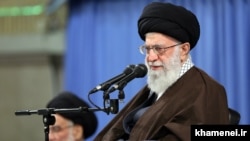 رهبر ایران می‌گوید که هدف آمریکا «براندازی» جمهوری اسلامی بوده است.