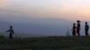 Туркменские школьники собирают хлопок 